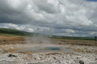 The geyser Strokkur is located within a geothermal area in southern Iceland (Image: Wikimedia Commons)